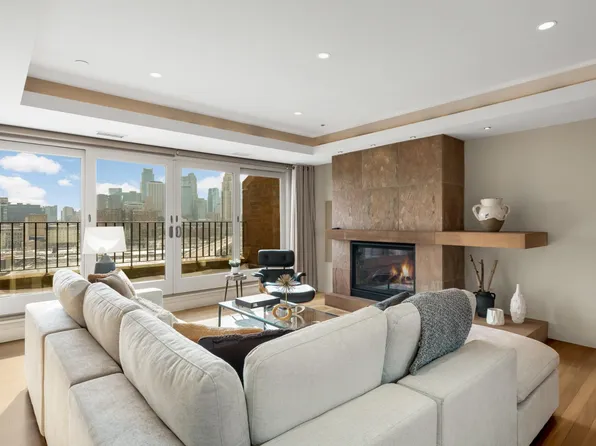 100 2nd St SE APT 1004, Minneapolis, MN 55414