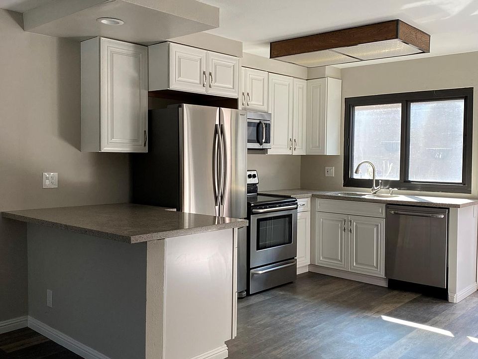 1st image of 3988 Voltaire St