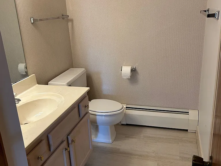 6 Whitcomb Cir #9 — Photo 12