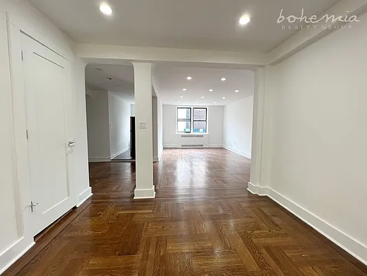 Rented by Bohemia Realty Group | media 4