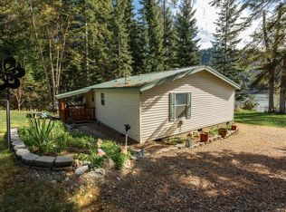 31 S Fern Ln, Cusick, WA 99119
