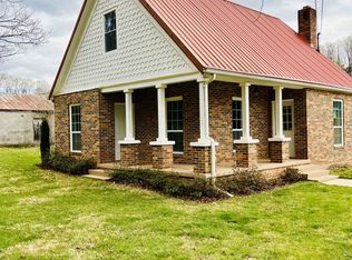 1142 Old Stage Rd, Johnson City, TN 37615