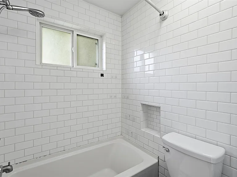 214 Glen Haven Ct — Photo 16