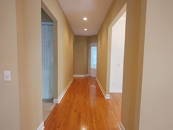 3rd image of 1610 Gardenpark Ln