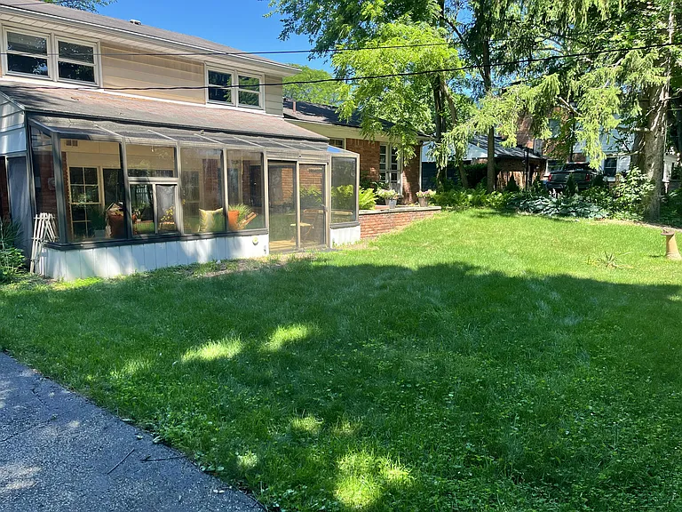 539 S Sheldon Rd — Photo 6