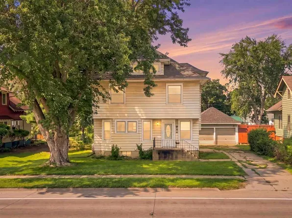 620 E Washington St, Washington, IA 52353