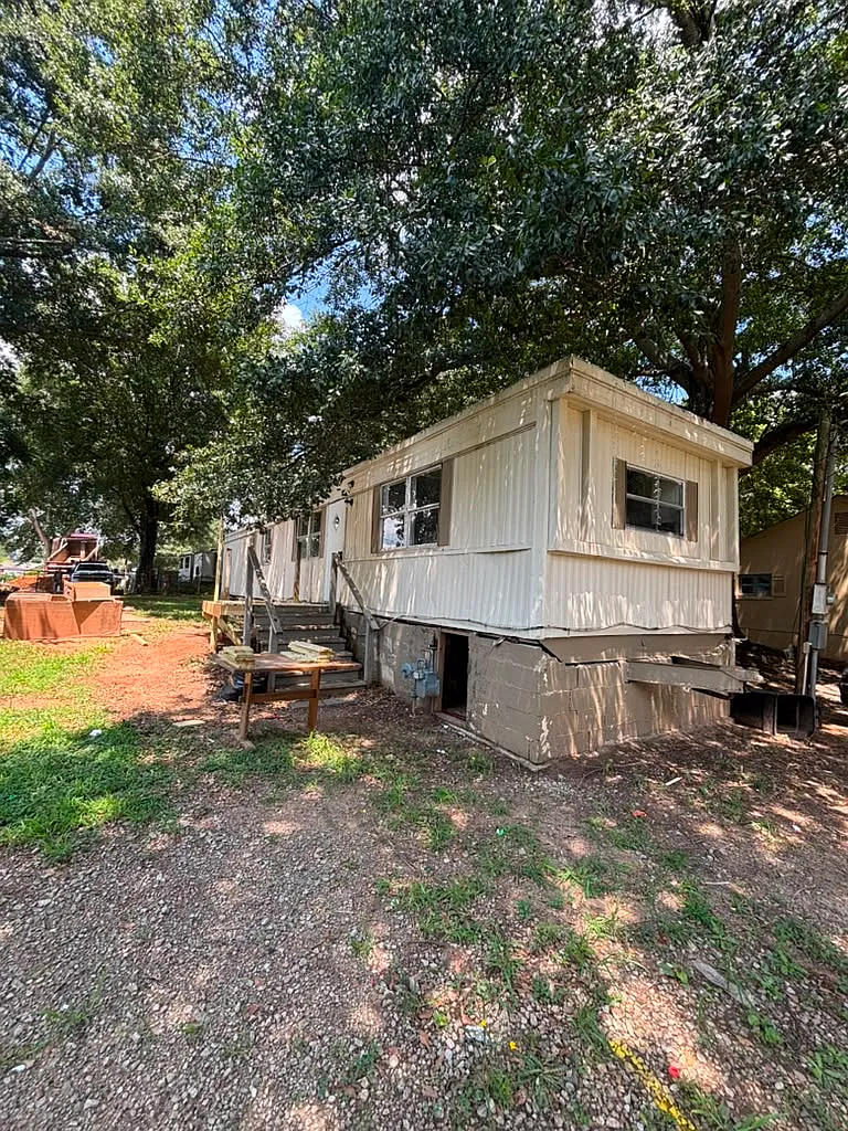 2 bed, 720 sqft, $1,100 — Photo 2
