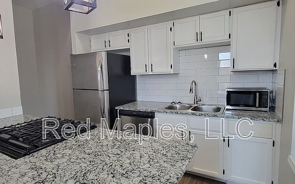 4th image of 2910 Pennsylvania Ave #1F