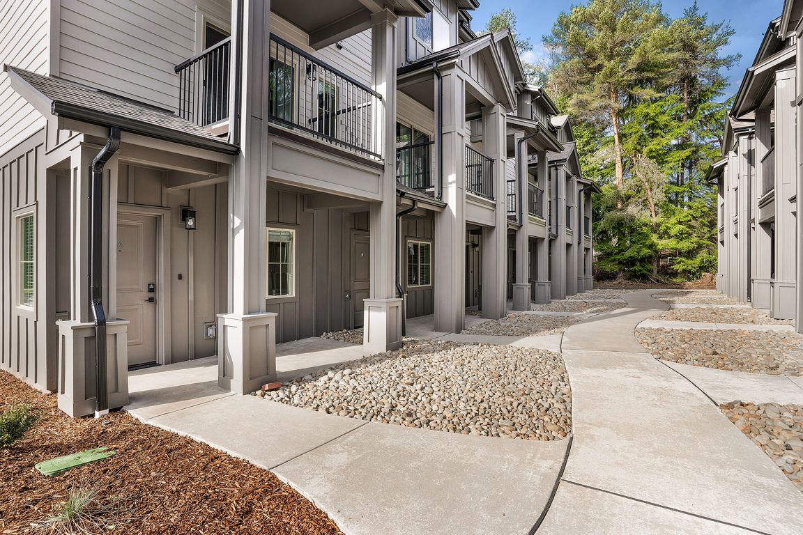 3x2A Exterior Entry