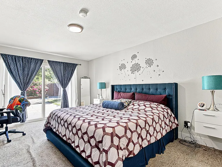 7001 Lynnetree Way — Photo 40