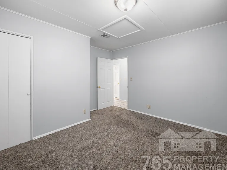 1916 N 27th St — Photo 9