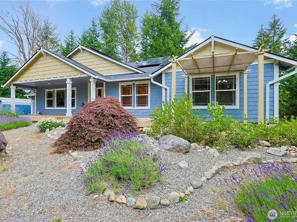 714 Tipsoo Loop S, Rainier, WA 98576