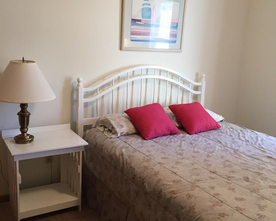Guest bedroom