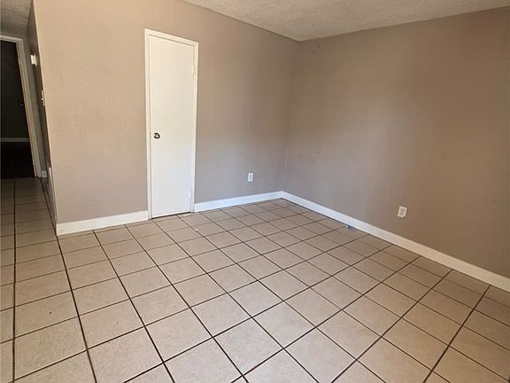3rd image of 1121 E Desert Inn Rd APT 2
