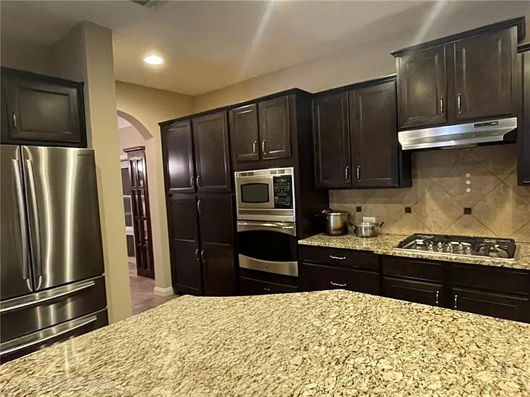 6850 Rocking Horse Ln — Photo 21