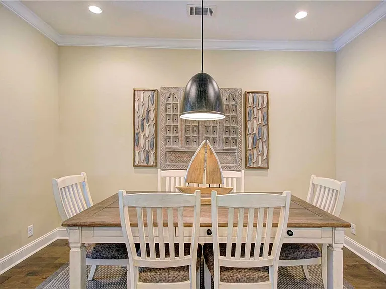 205 Mariners Cir — Photo 8