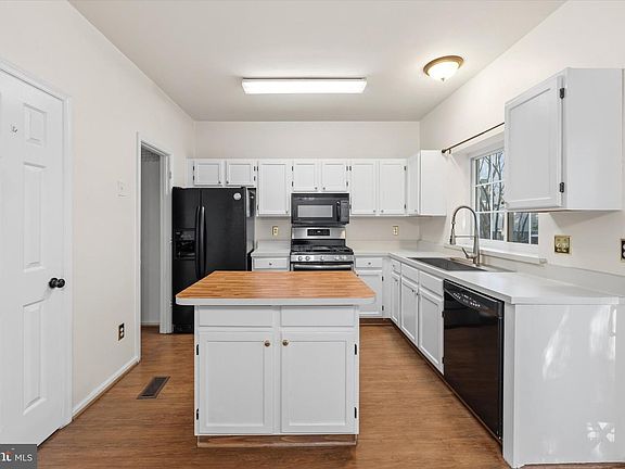 5th image of 109 Chelsea Ct NE