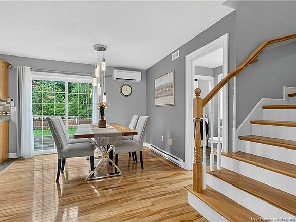 5th image of 242 Doreen Cres