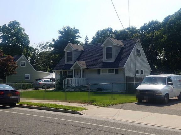 3rd image of 92 Marshall Dr