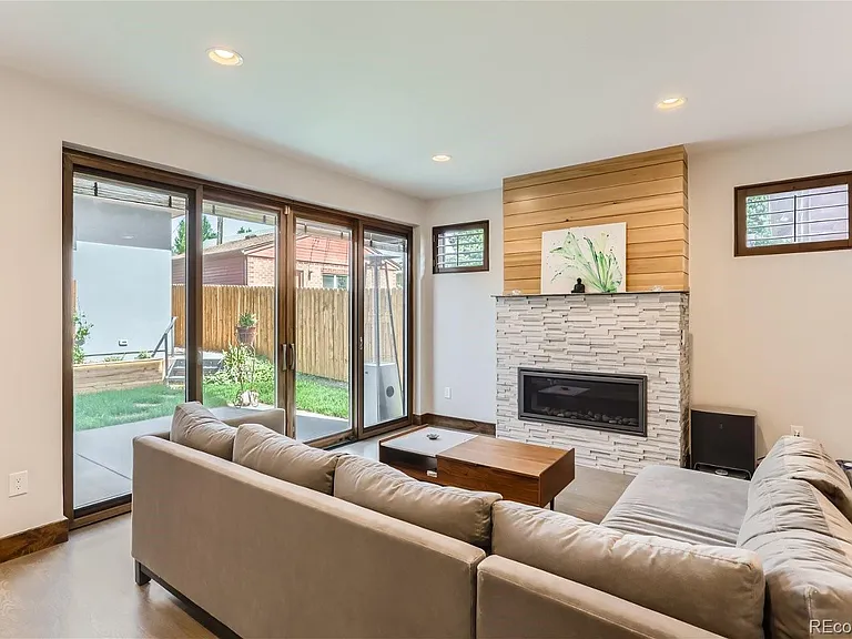 1634 S Grant St — Photo 27