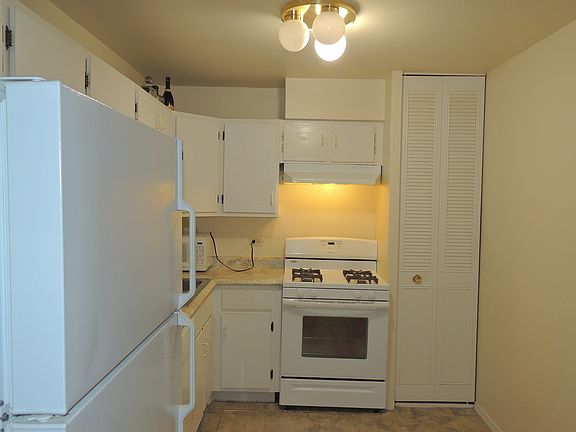 4th image of 1000 Bayside Dr Unit 308