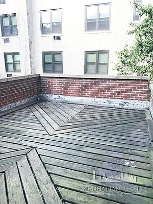 Rented by Manhattan Realty Group | media 5