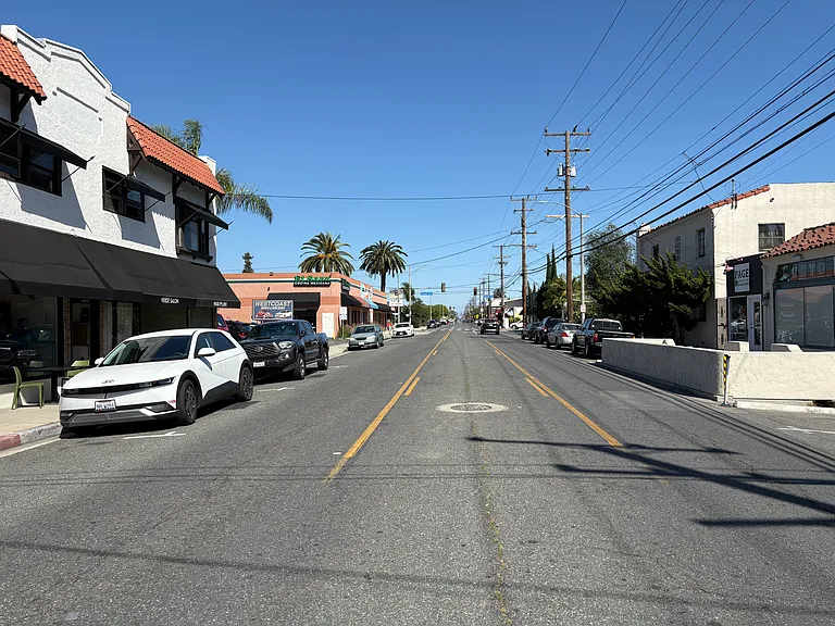 walking distance to restaurants and shopping