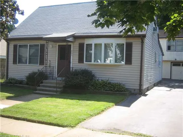 204 Lee St, West Haven, CT 06516