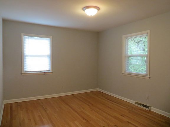5th image of 132 Westmore Dr