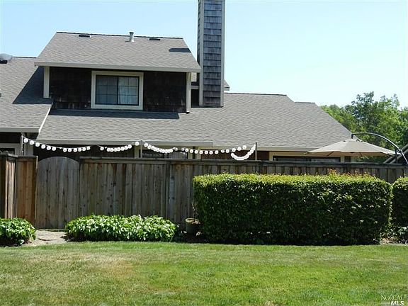 5th image of 1715 Drake Ct