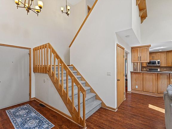 4th image of W232N6140 Teakwood COURT