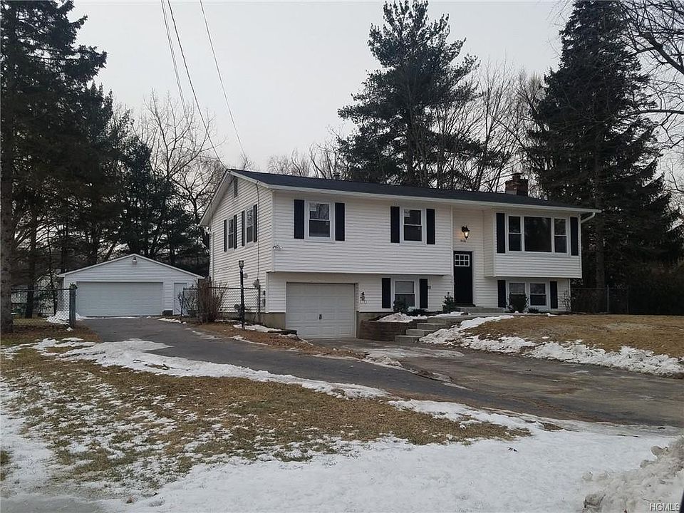 1st image of 20 Buckingham Dr