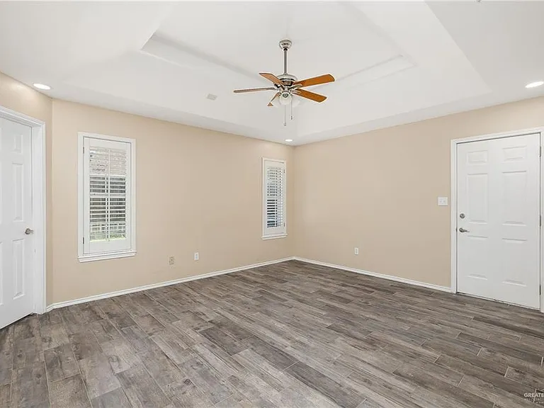 413 E Wisteria Ave — Photo 12