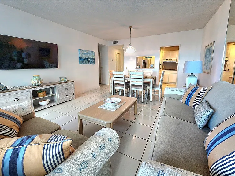 3505 S Ocean Dr #610 — Photo 6