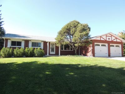 817 Golden Hill St, Cheyenne, WY, 82009