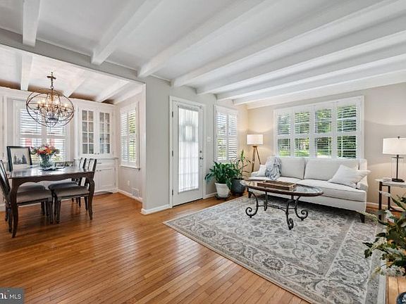4th image of 125 W Spruce Ave