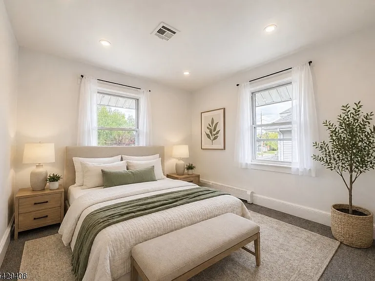 312 Rochelle Ave — Photo 10