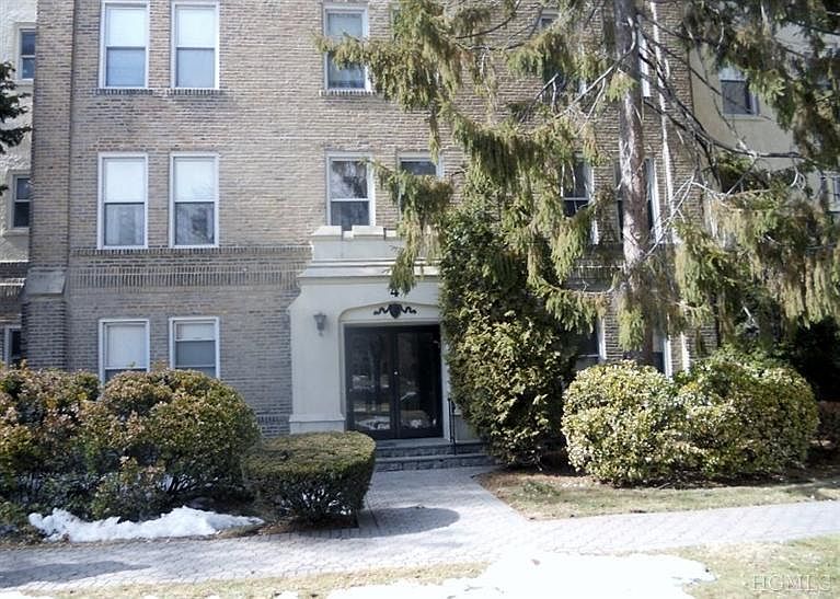 1st image of 472 Gramatan Ave APT U4