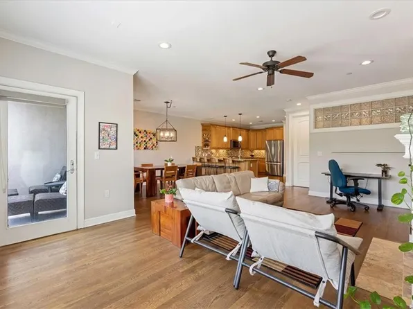 10511 Mission Rd Unit 203A, Leawood, KS 66206