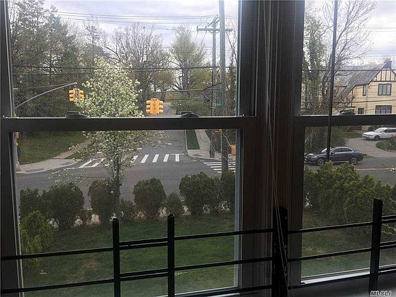 4th image of 49-26 Douglaston Pkwy
