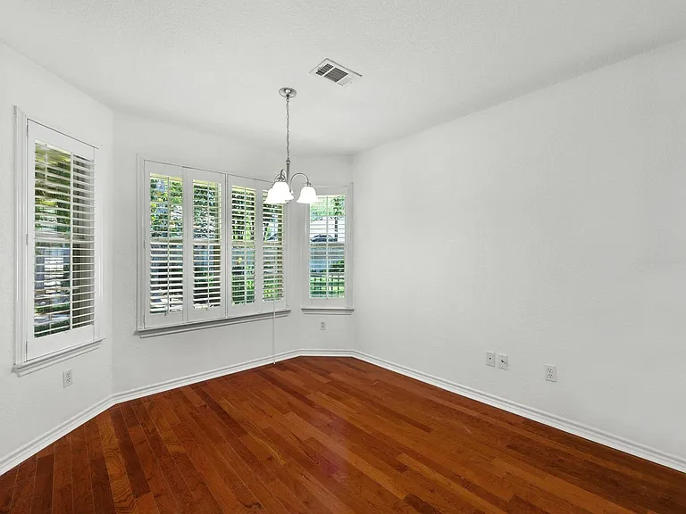 125 Melissa Ct — Photo 10
