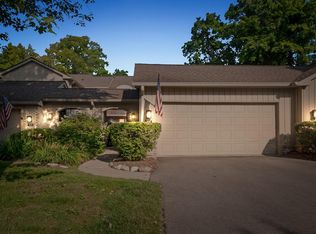 1125 Meadowglen Ct, Bloomfield Hills, MI 48304