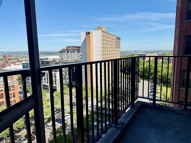 225 Saint Pauls Ave #11R — Photo 5