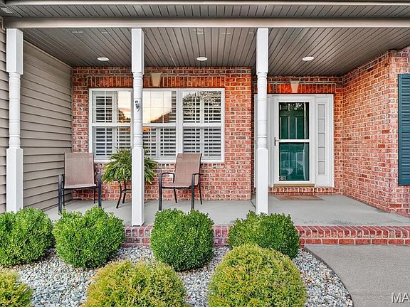 3rd image of 14 W Southcrest Cir
