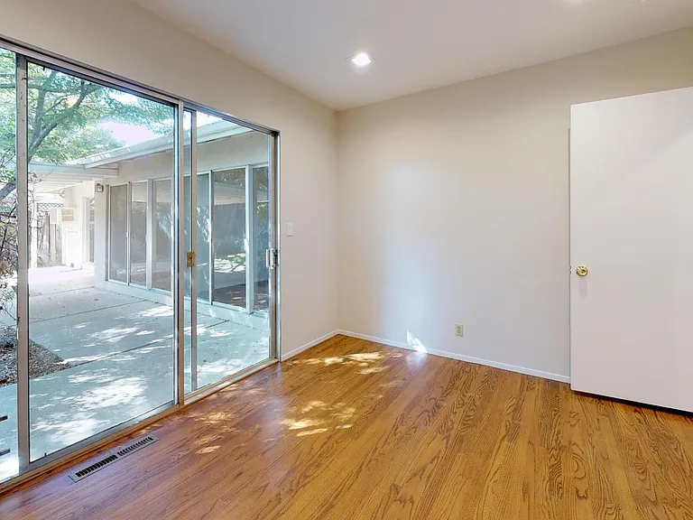 1233 Levin Ave — Photo 13