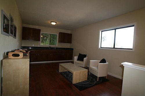 5th image of 2980 Holyrood Dr