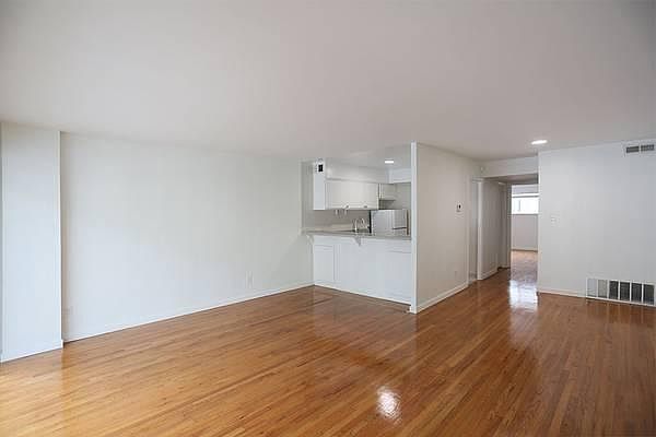1st image of 6567 N Cordova St #4/5