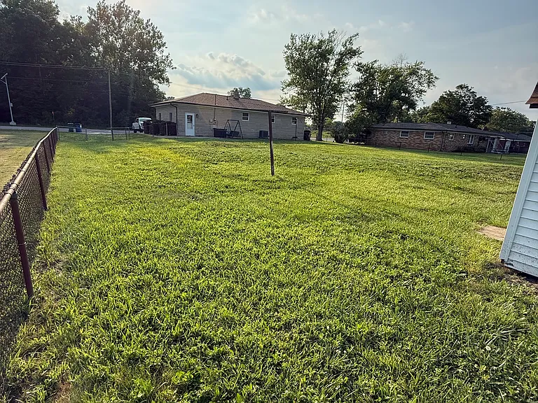 1565 S 600 W — Photo 12