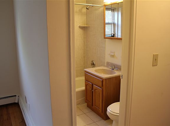 5th image of 324 Leonia Ave APT 19