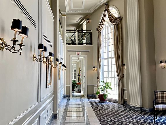 4th image of 2285 Lake Shore Blvd W #1801